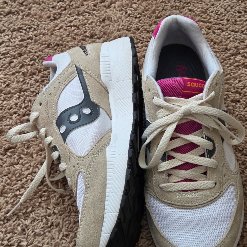 Saucony Women's White, Tan and Pink Sneakers, Size 9.5 - Picture 2 of 5